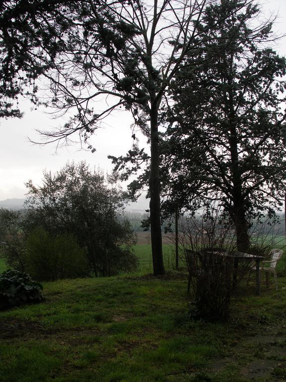 B&B Della Rosa Civitella D'Arna Bagian luar foto