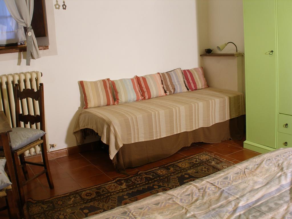 B&B Della Rosa Civitella D'Arna Ruang foto