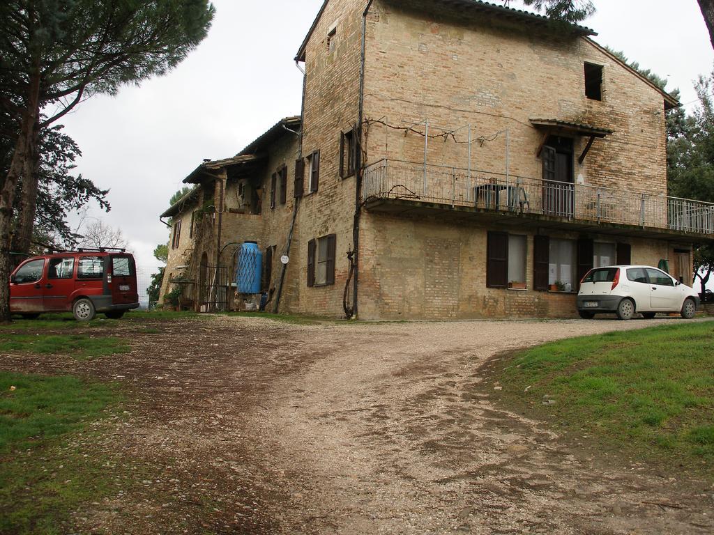 B&B Della Rosa Civitella D'Arna Bagian luar foto