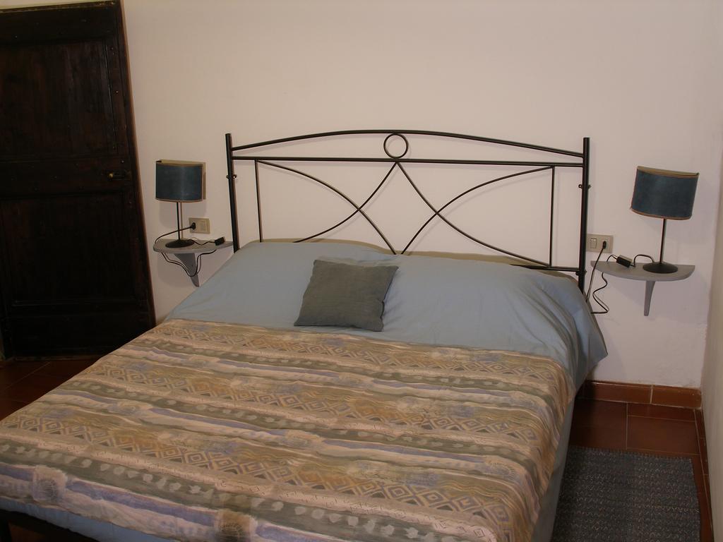 B&B Della Rosa Civitella D'Arna Bagian luar foto